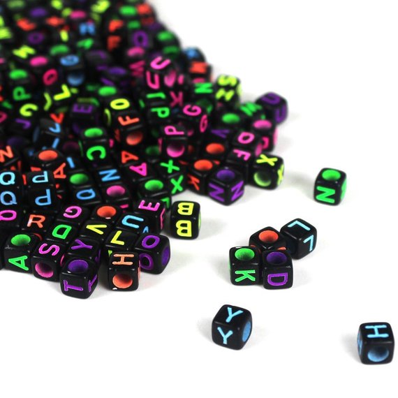 Perles acrylique cubes noirs 6mm lettres alphabet 500 pièces